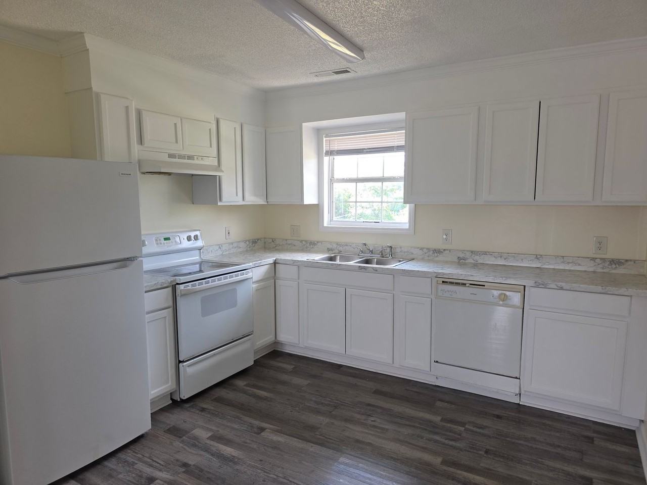 114 Tonyoto Court - Photo 3 of 7