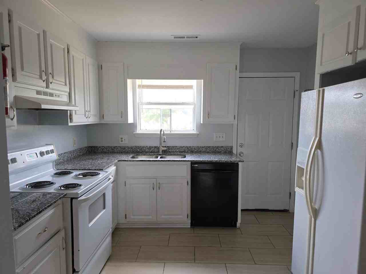 102 Tonyoto Court - Photo 3 of 8