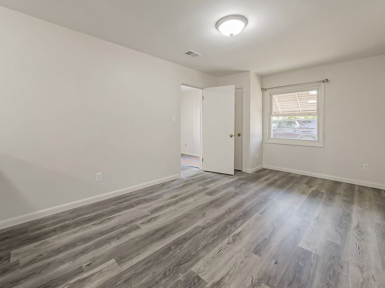 20862 Kenwood Street - Photo 7 of 34