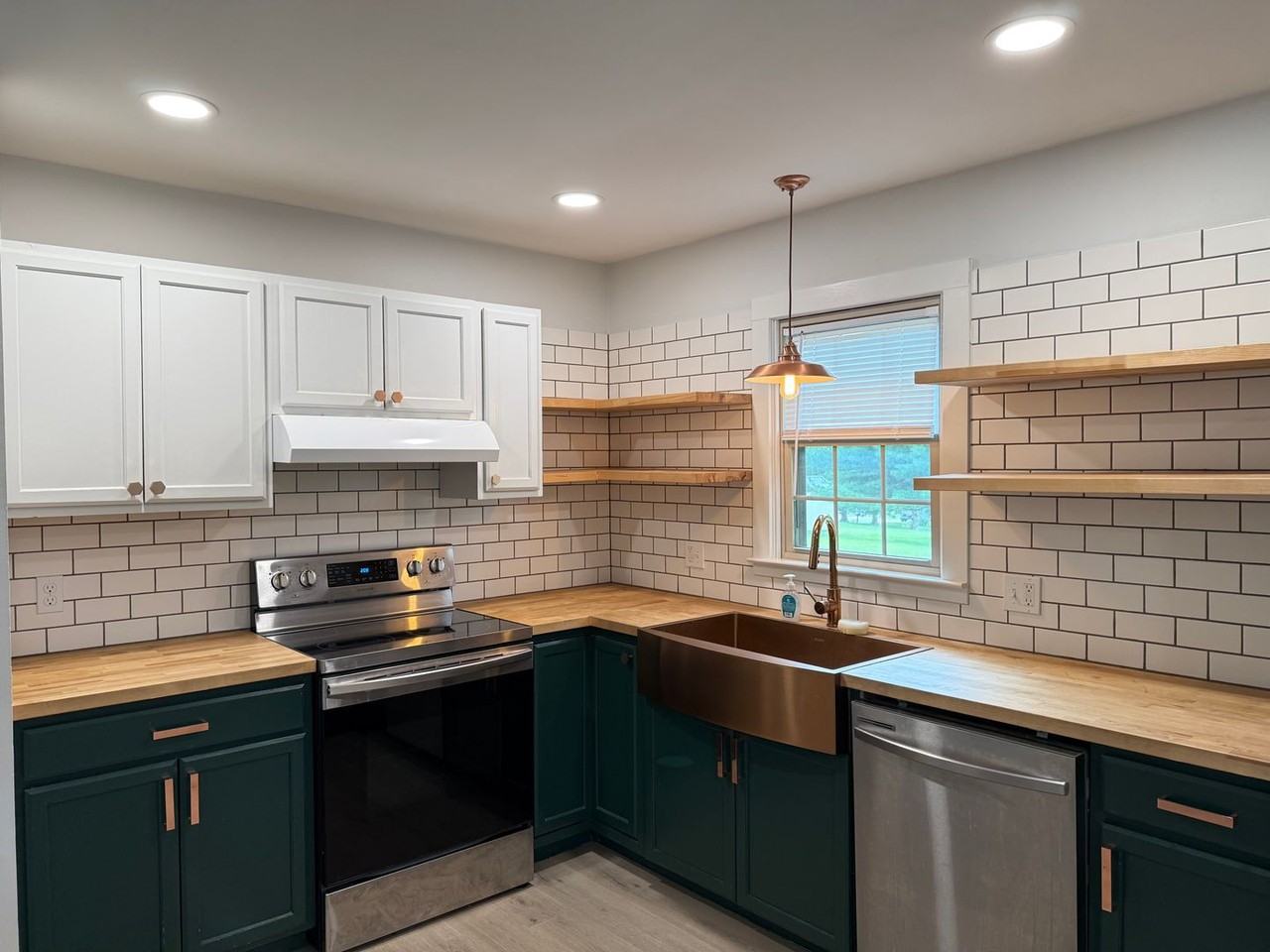 378 Delp Rd - Photo 3 of 31