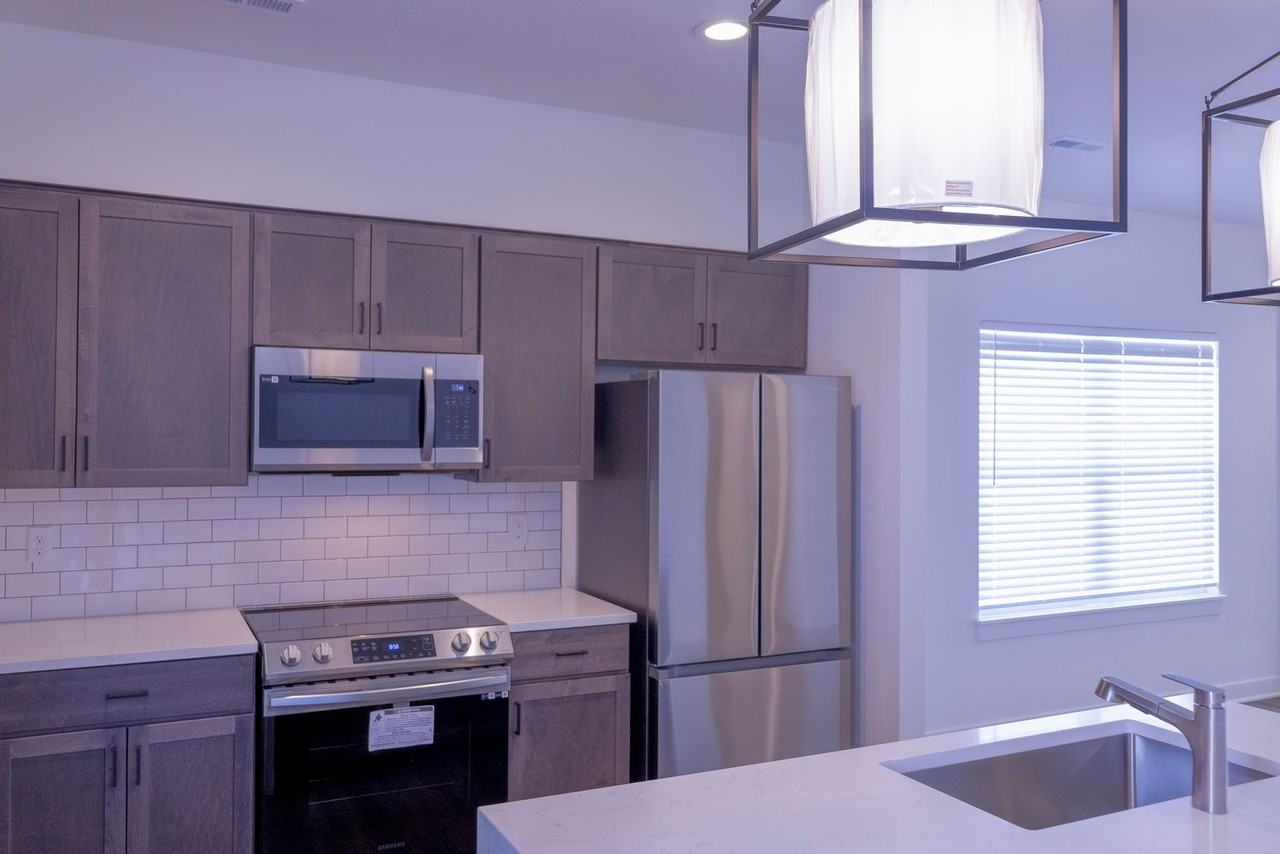 19637 West 200th Street - Photo 7 of 21