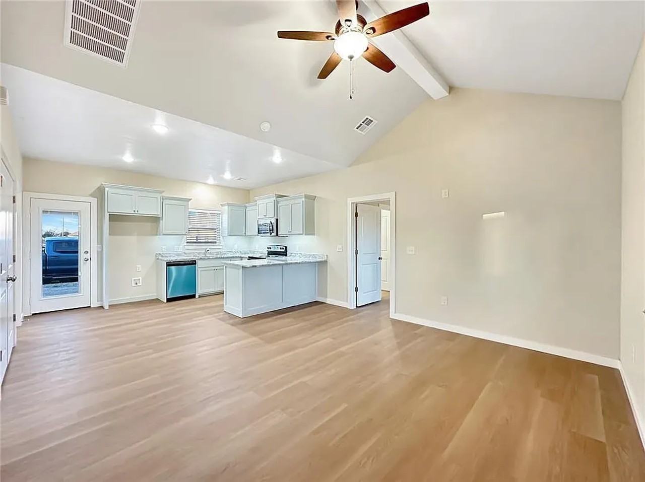 2008 Willow Pl - Photo 2 of 10