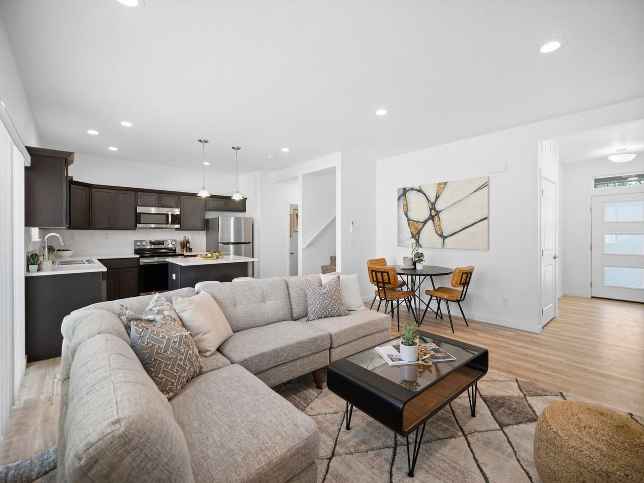 806 E F St #A - Photo 5 of 18