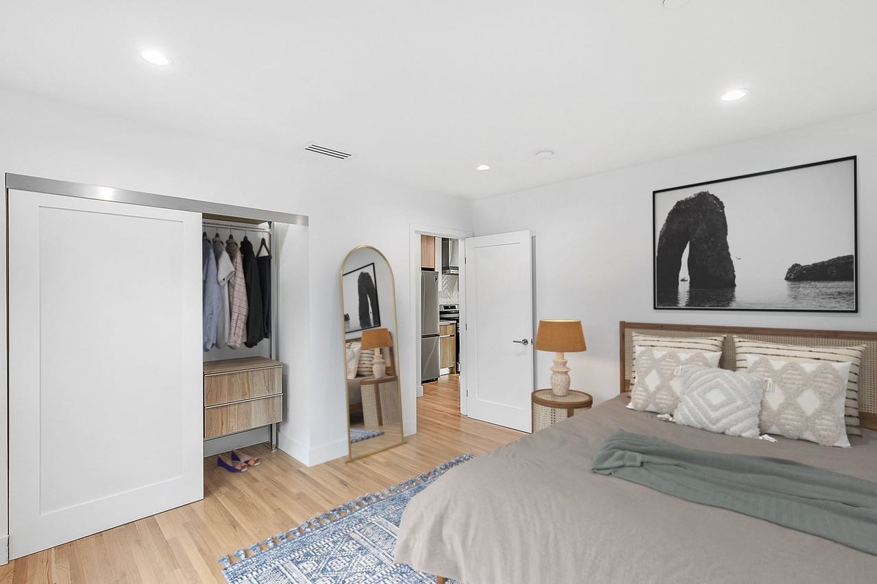 1022 Pacific St - Photo 2 of 6