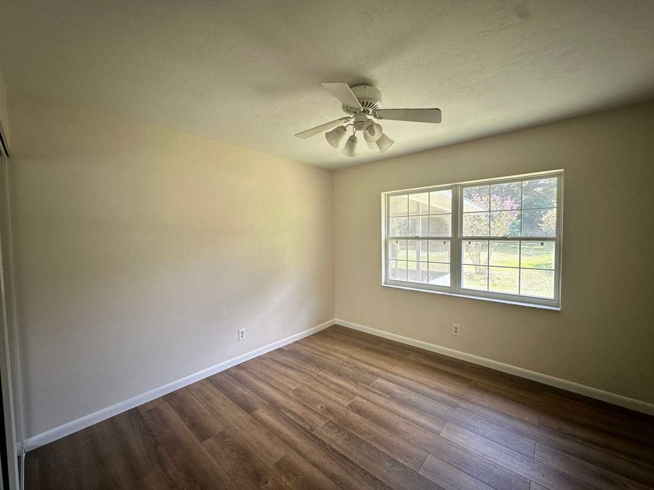 3927 Northwest 42nd Court - Photo 7 of 13