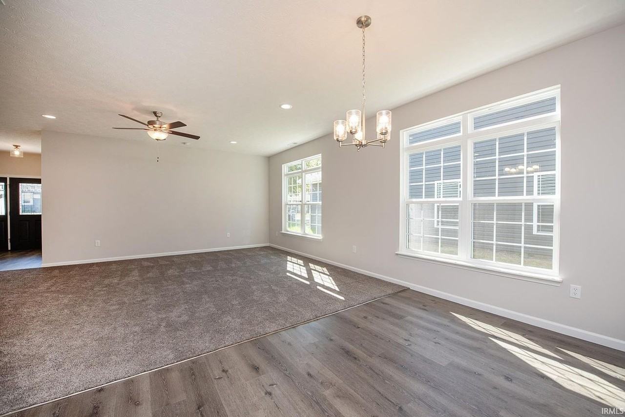 1250 E South St - Photo 3 of 11