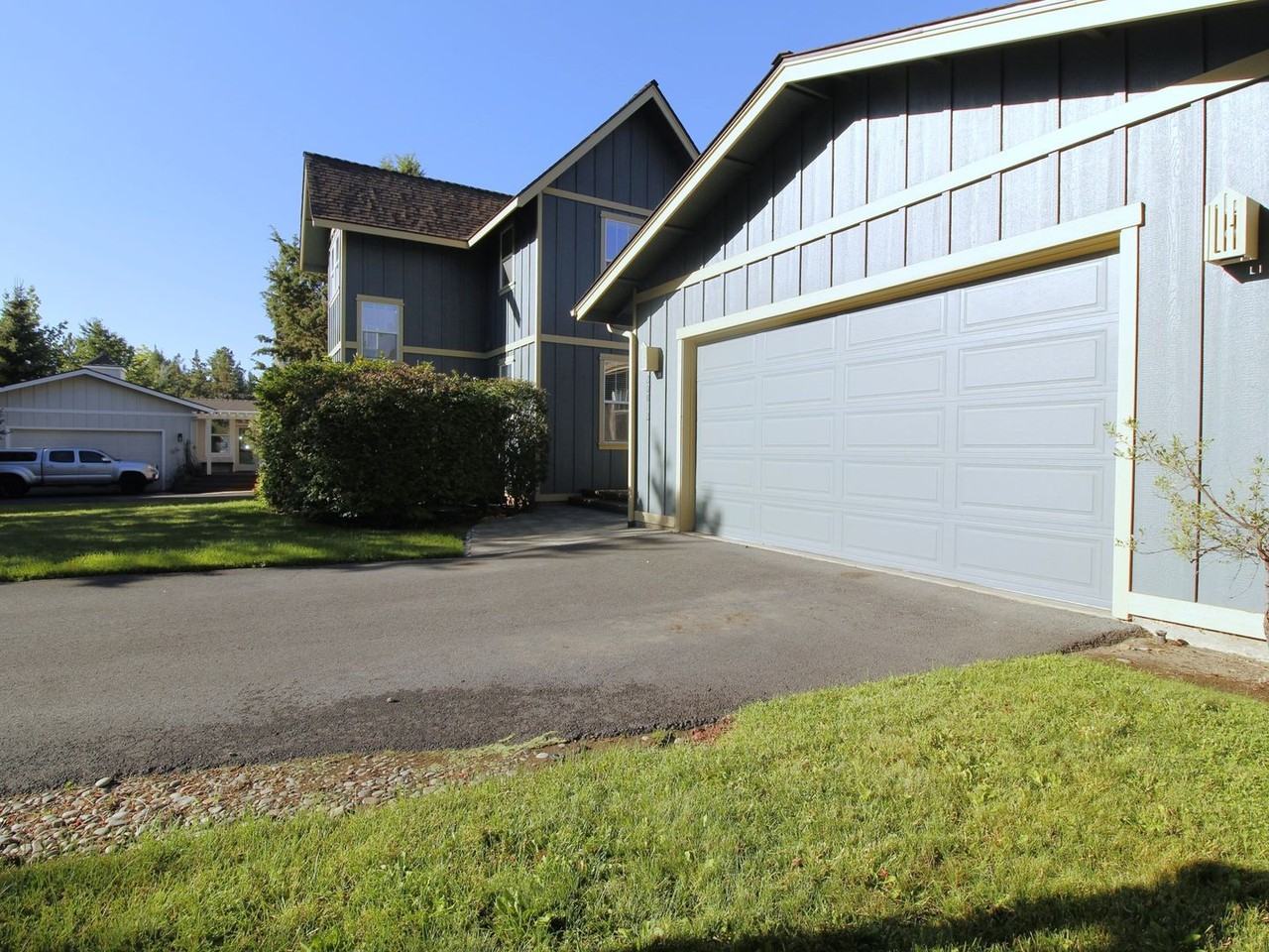20812 Liberty Ln - Photo 3 of 50
