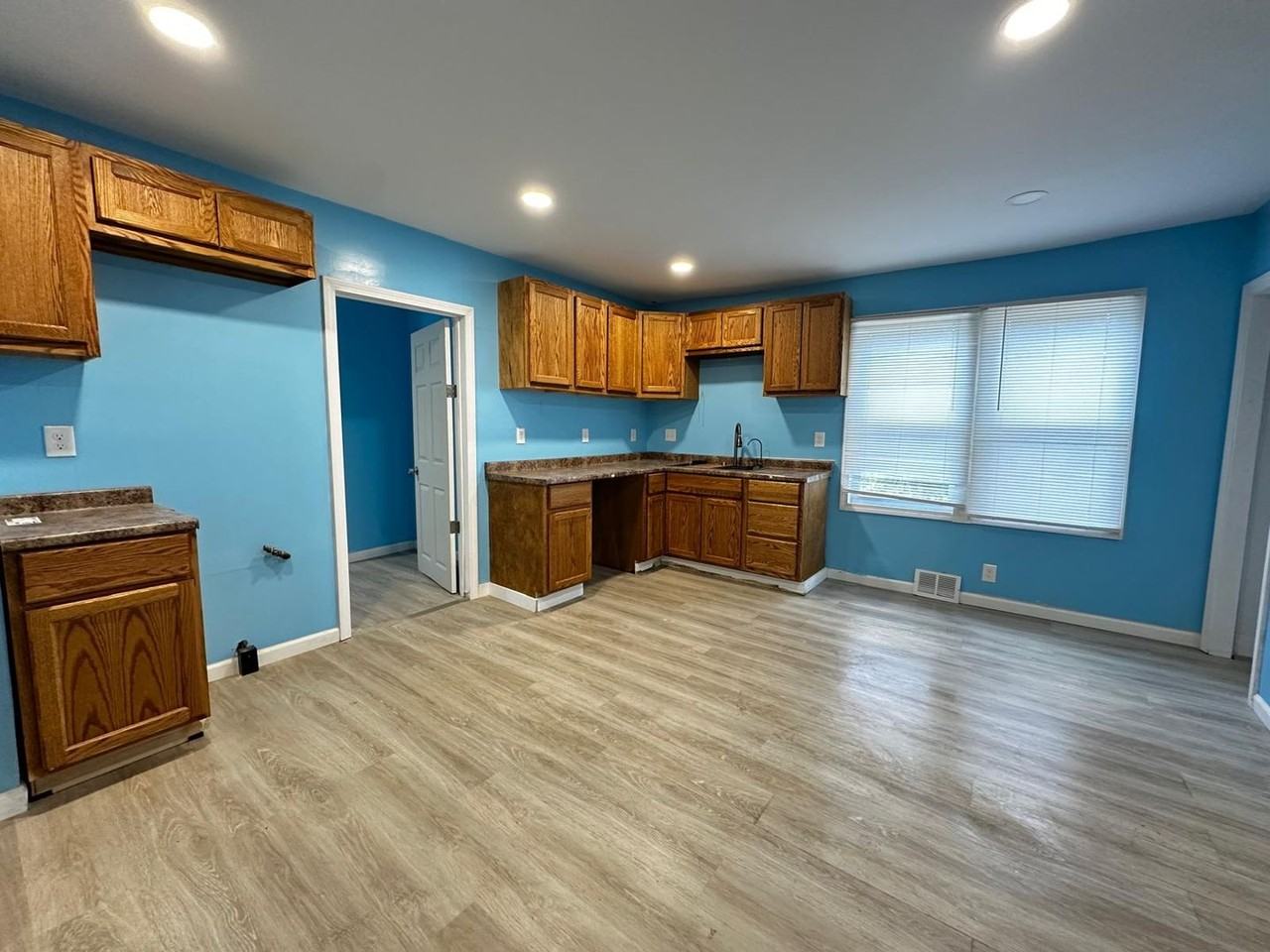 224 Berkshire Ave - Photo 2 of 16