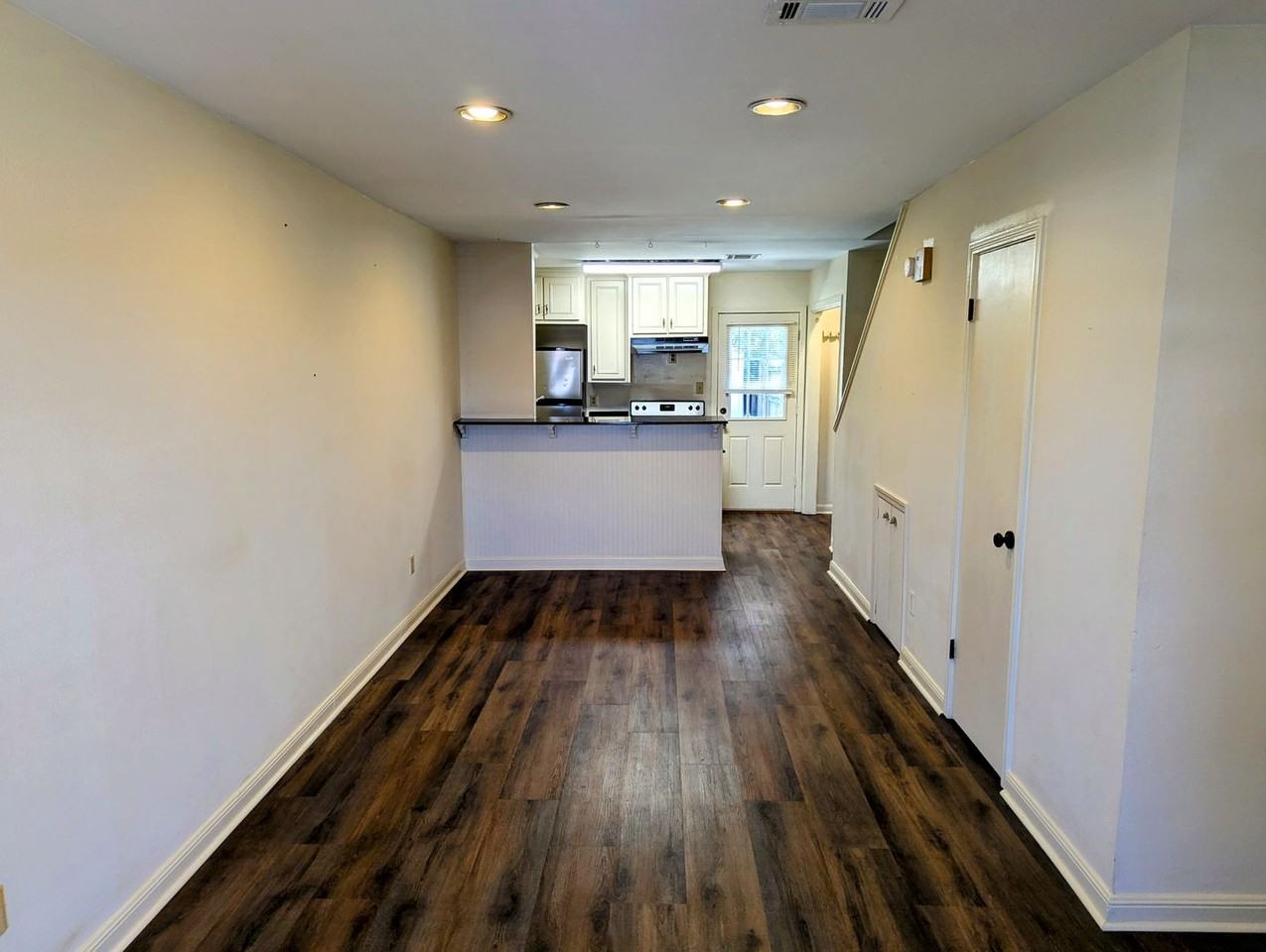 2419 Robley Dr - Photo 2 of 15