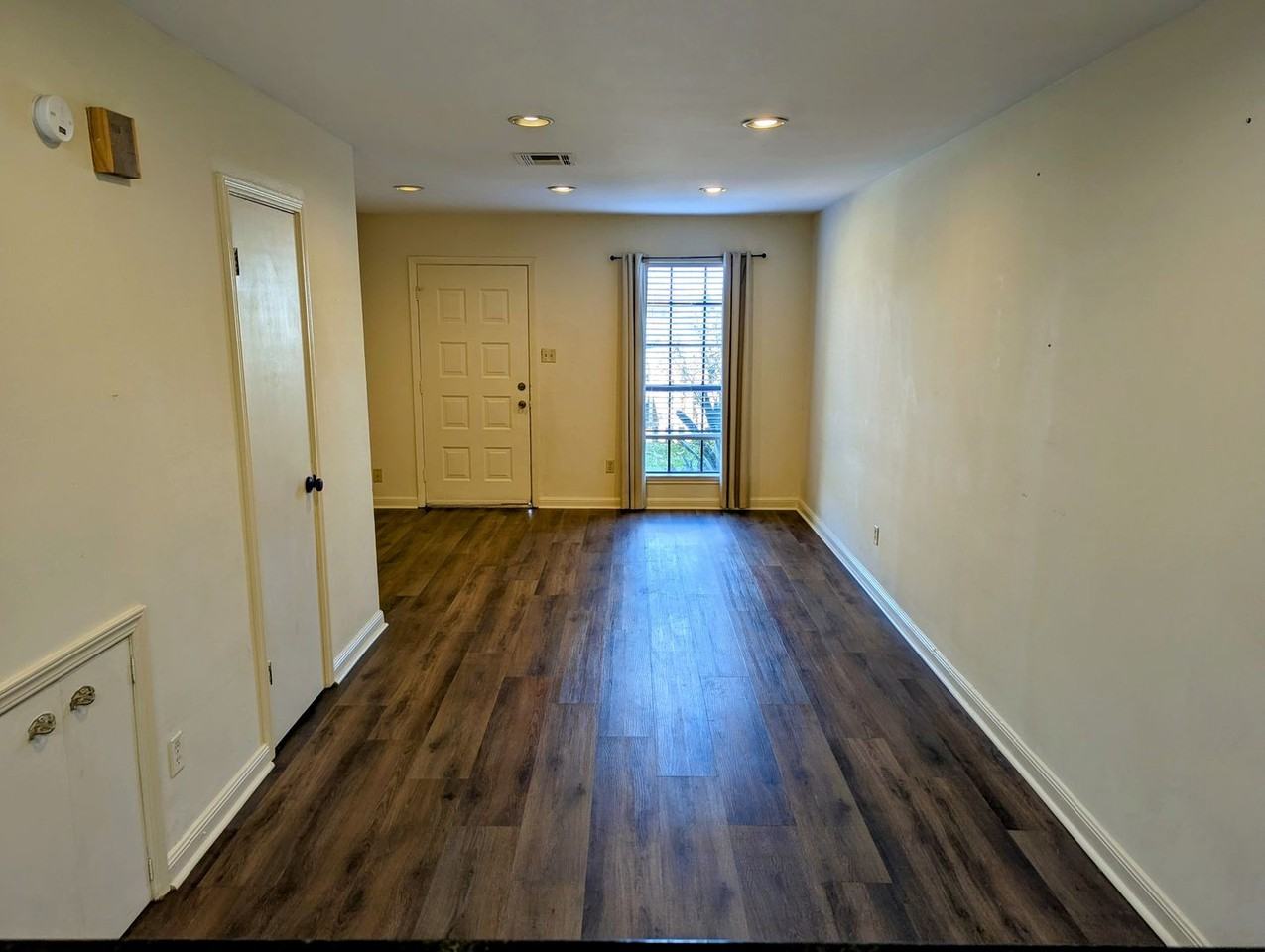 2419 Robley Dr - Photo 3 of 15