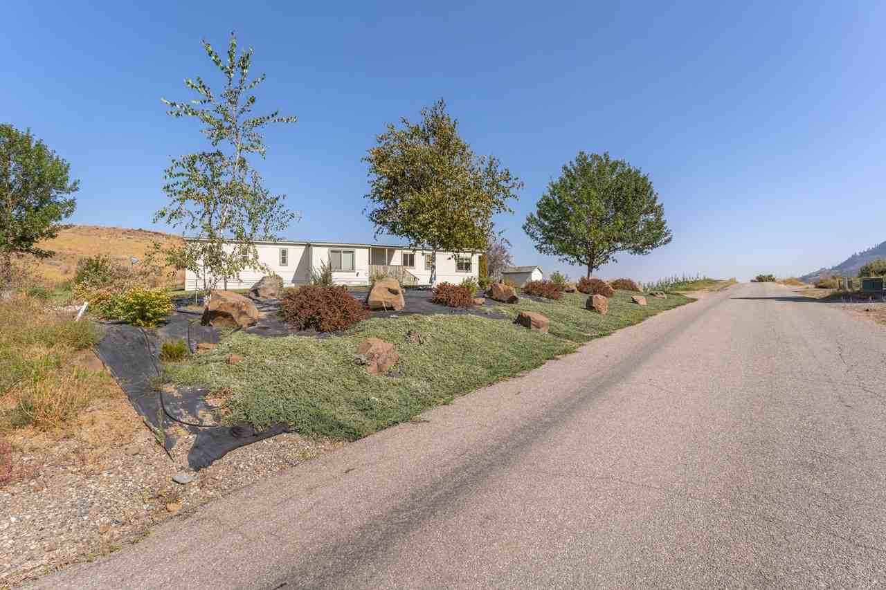 4140 Luebber Ln - Photo 3 of 18