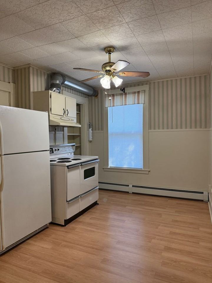 66 Stroudwater St #2 - Photo 3 of 9