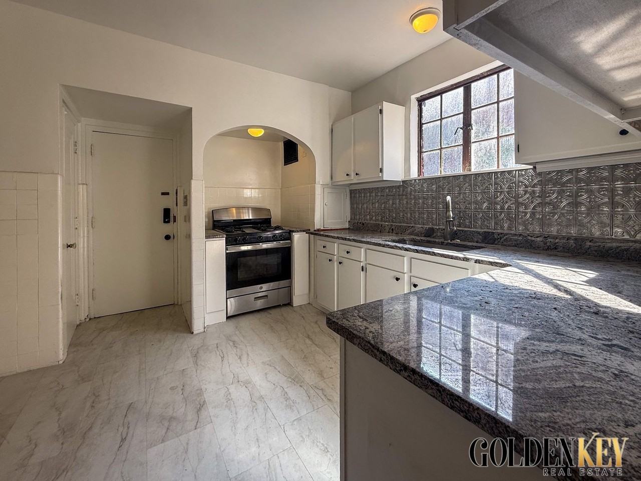 16904 LA Salle Ave - Photo 7 of 29