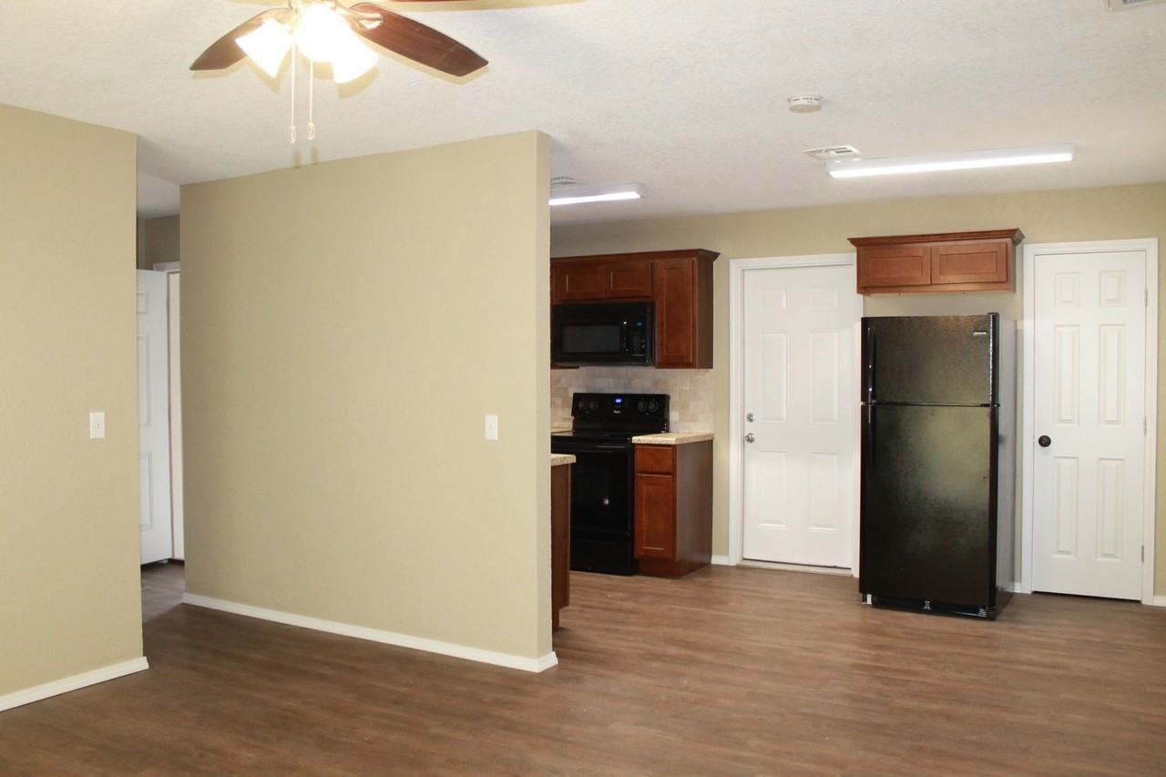 620 Lloyd Ave - Photo 4 of 15