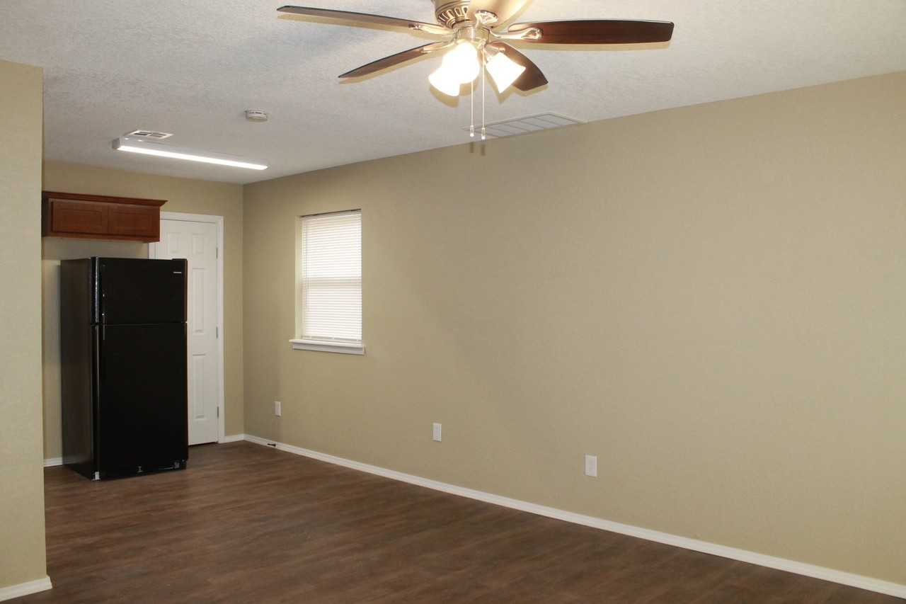 620 Lloyd Ave - Photo 7 of 15