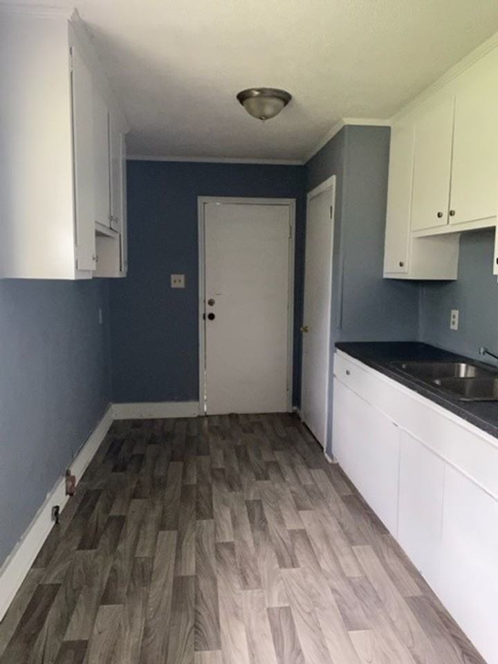 1119 Dunwoody Dr - Photo 3 of 7