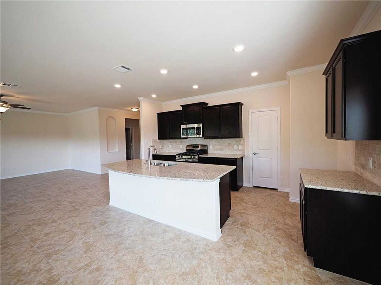 1308 Camino Court - Photo 4 of 30