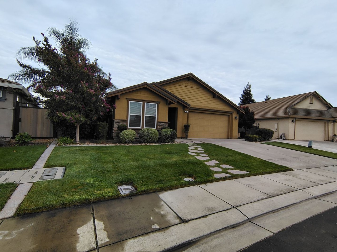 880 Raccoon Valley Dr - Photo 2 of 43