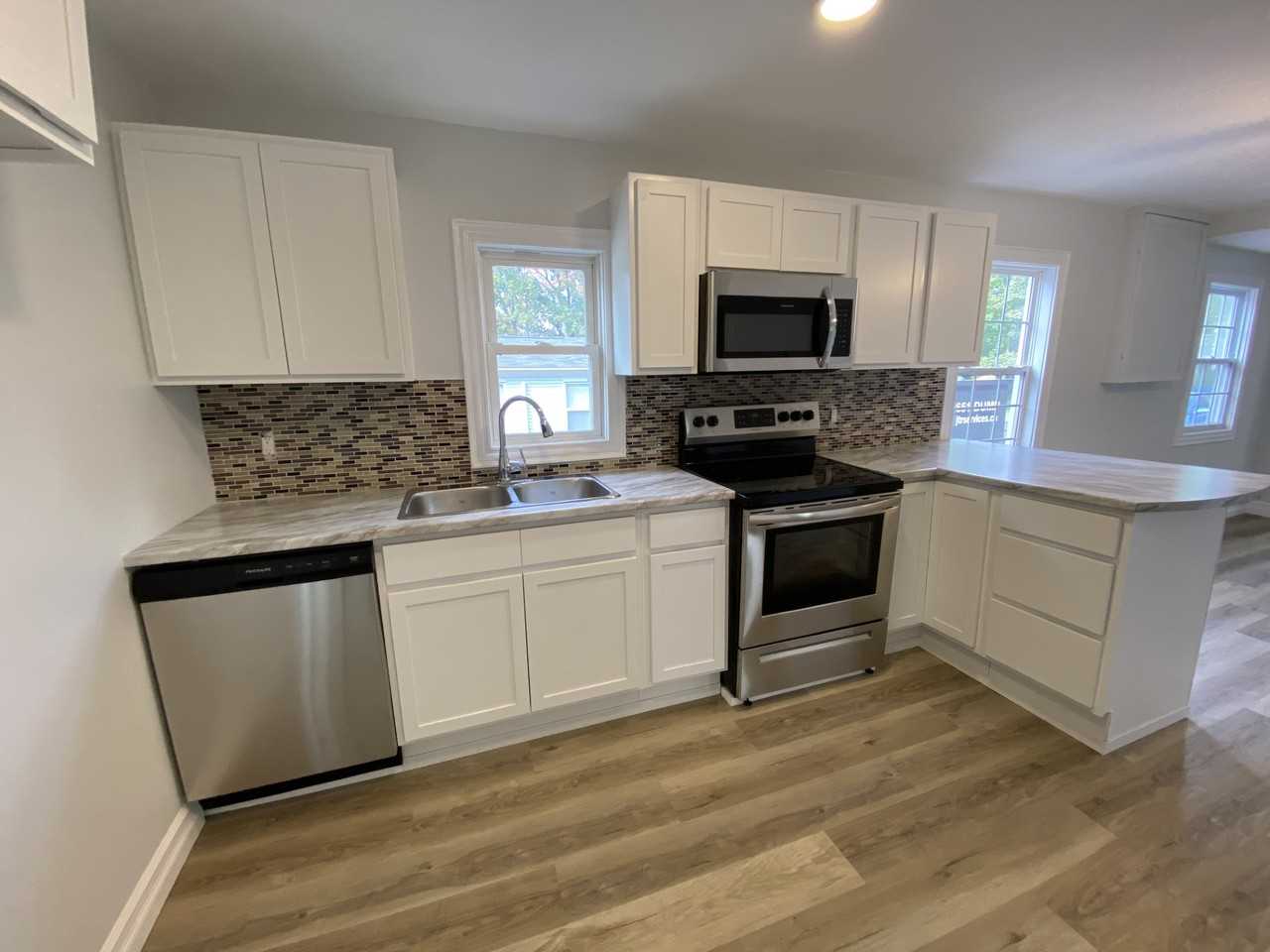 8 Salmon Cres #1 - Photo 3 of 24