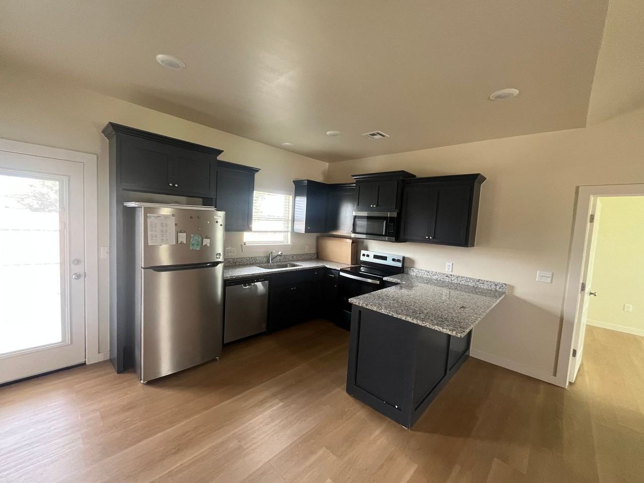 2104 Willow Pl - Photo 2 of 8