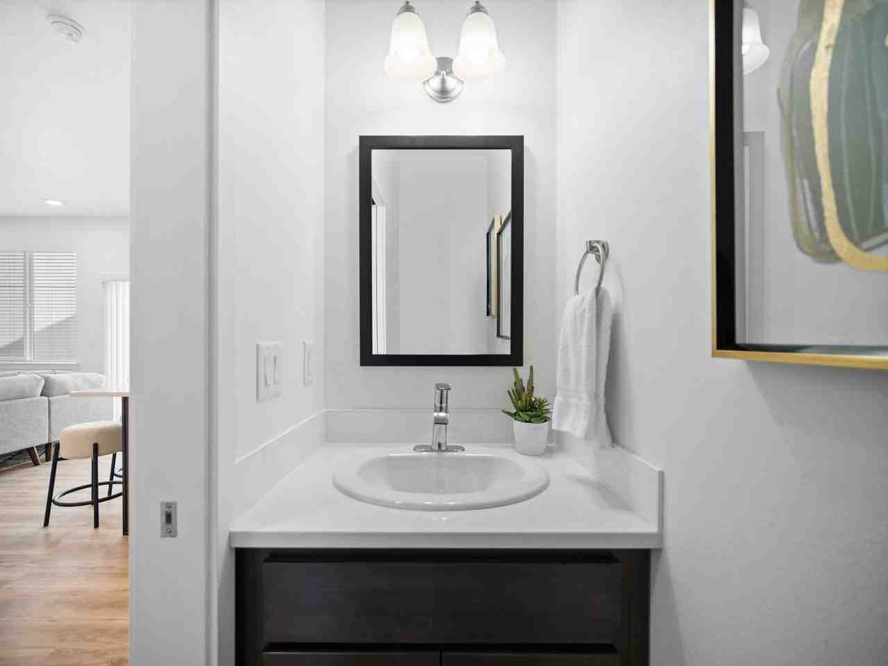 806 E F St #B - Photo 5 of 17