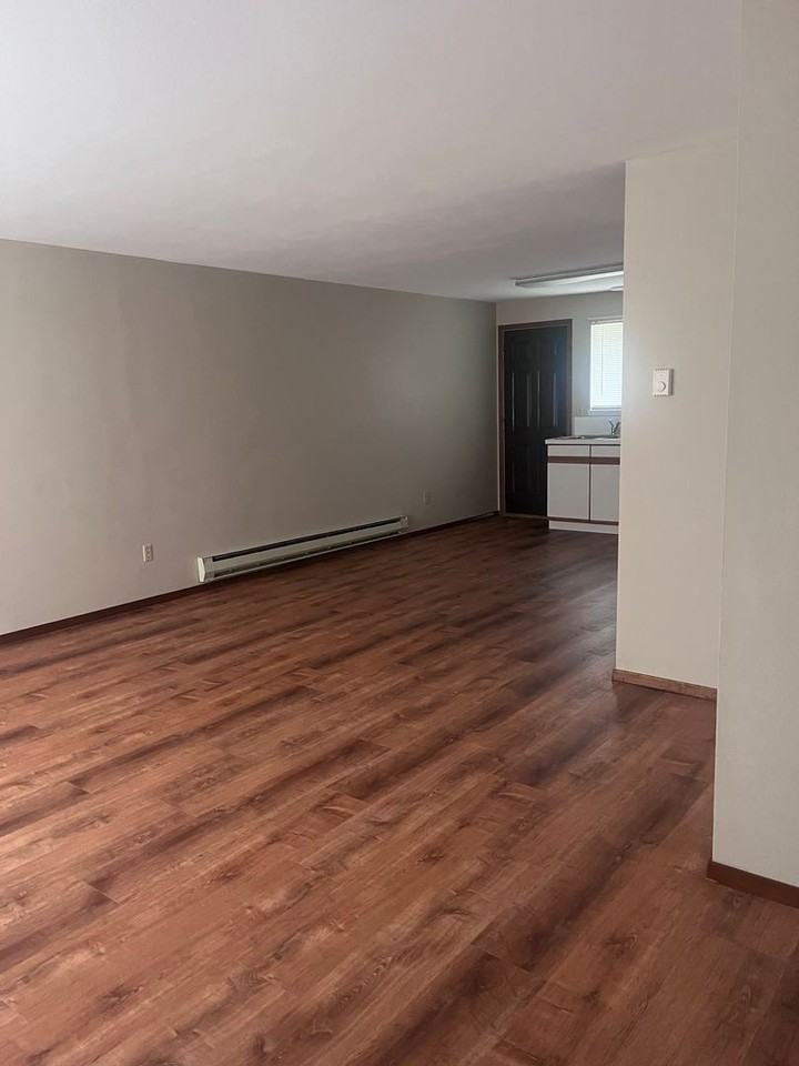 505 W Wynooche Ave - Photo 2 of 8