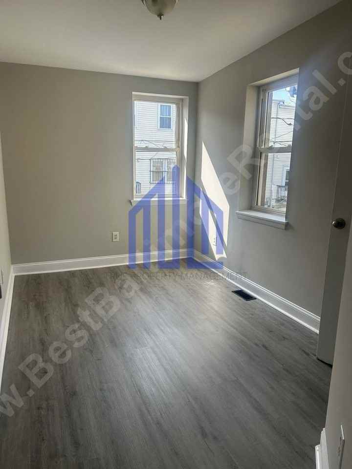 1516 N Stricker St - Photo 3 of 10