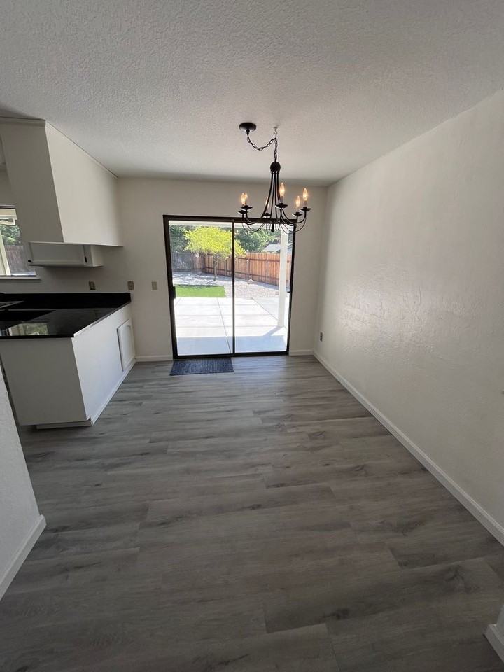 108 Burnham Ct - Photo 3 of 15