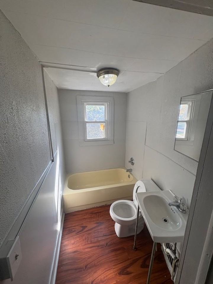 1026 E Kansas St - Photo 2 of 15