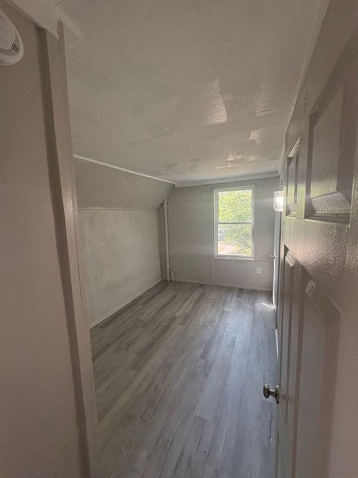 1026 E Kansas St - Photo 3 of 15