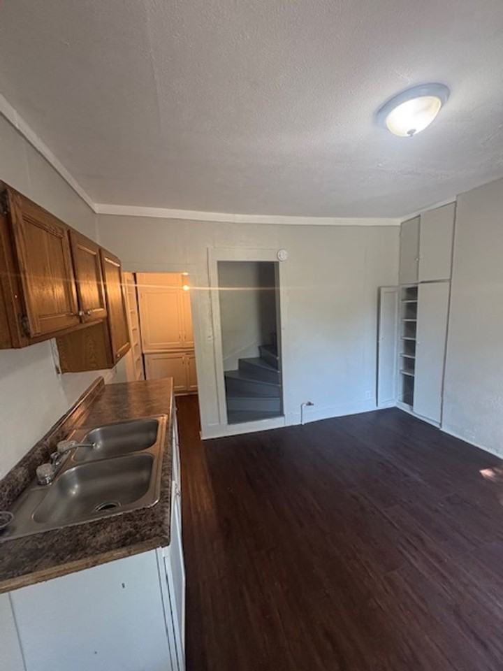 1026 E Kansas St - Photo 5 of 15