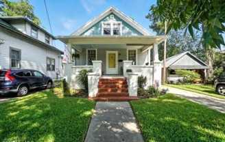 307 S Oakum St - Photo 1 of 1