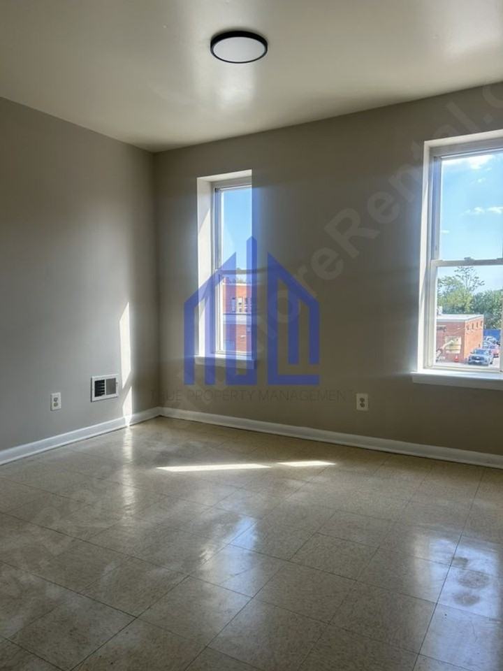 1716 Riggs Ave - Photo 2 of 13