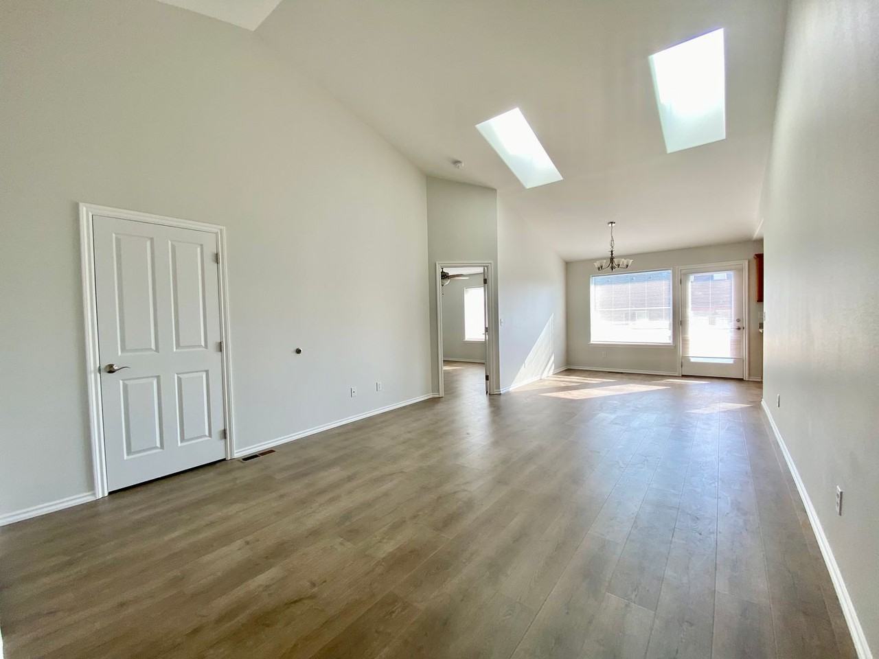 1007 S 90th Ave #2 - Photo 2 of 21