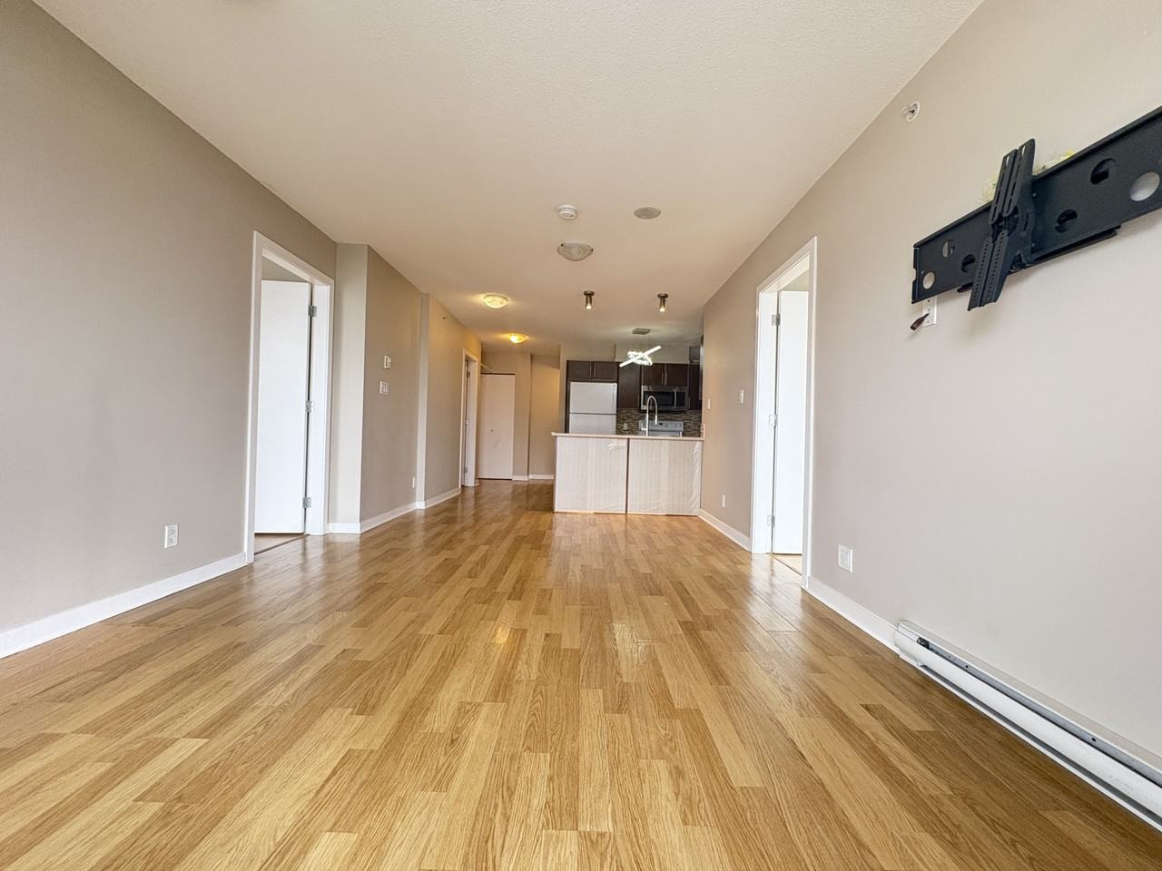 1178 Heffley Cres #1