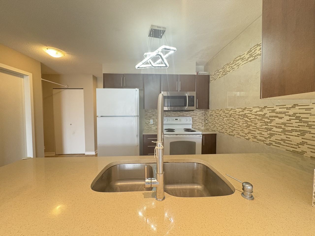 1178 Heffley Cres #1 - Photo 4 of 23