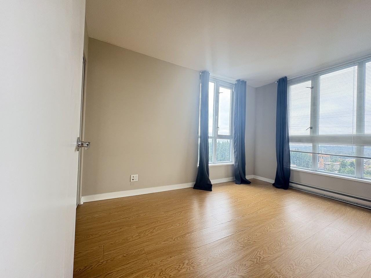 1178 Heffley Cres #1 - Photo 5 of 23