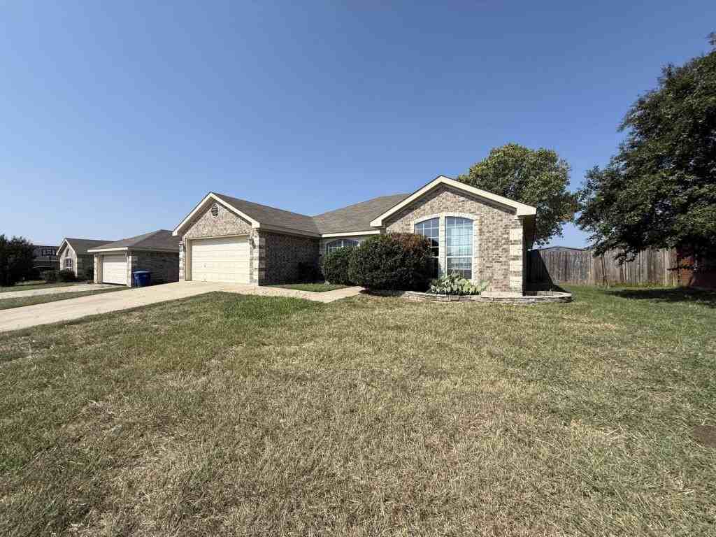 2409 Gail Dr - Photo 2 of 39