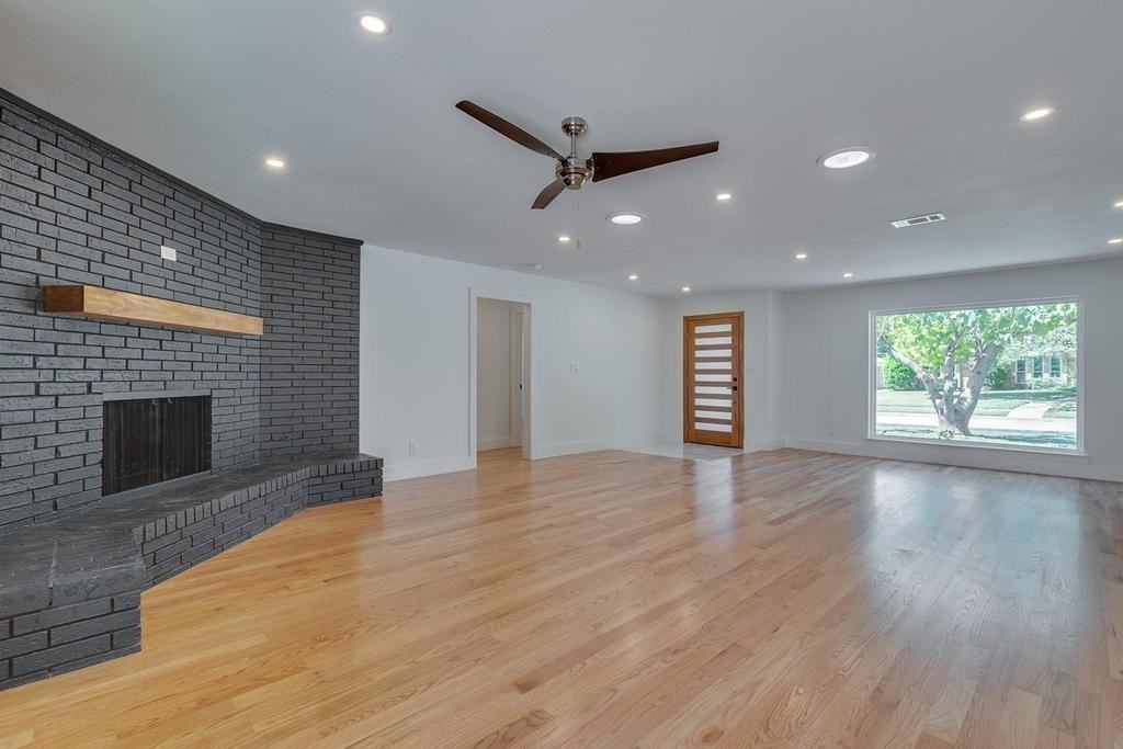 1024 Ridgefield Dr - Photo 4 of 17