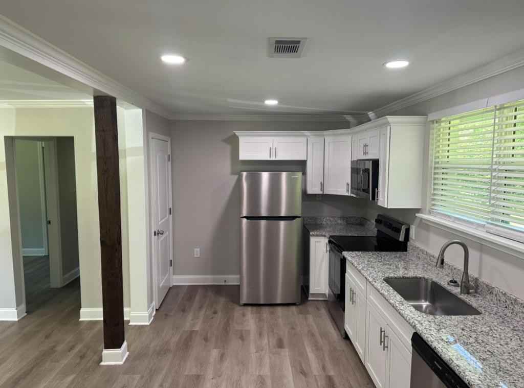 17660 Avalon Ter - Photo 3 of 10