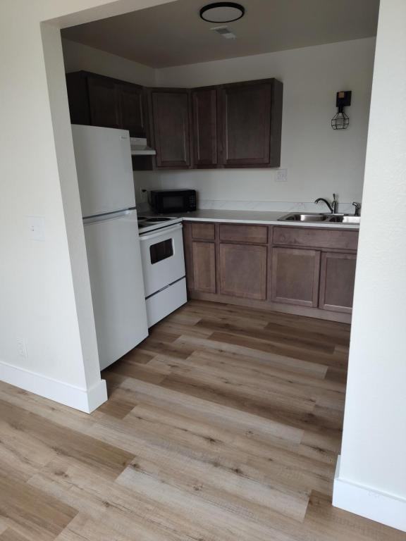 9507 Noble Ln #C - Photo 6 of 10
