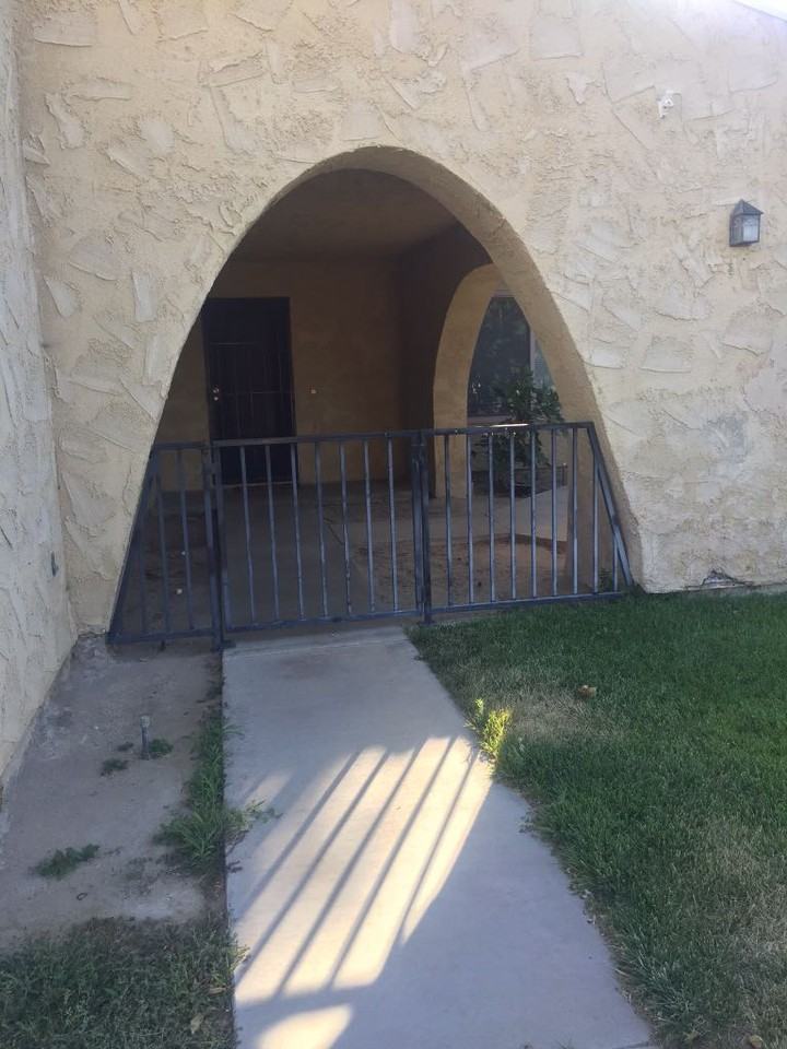 43015 Bloomingpark St - Photo 2 of 3