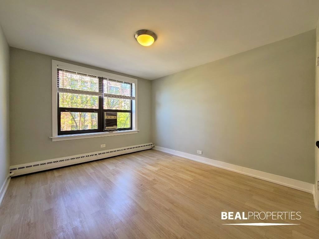 441 West Wellington Avenue - Photo 7 of 10