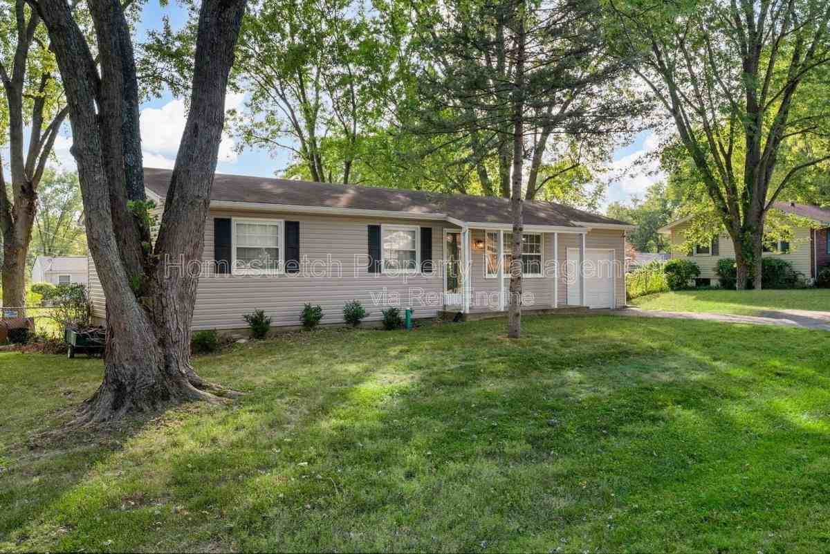 235 Midland Dr - Photo 2 of 10