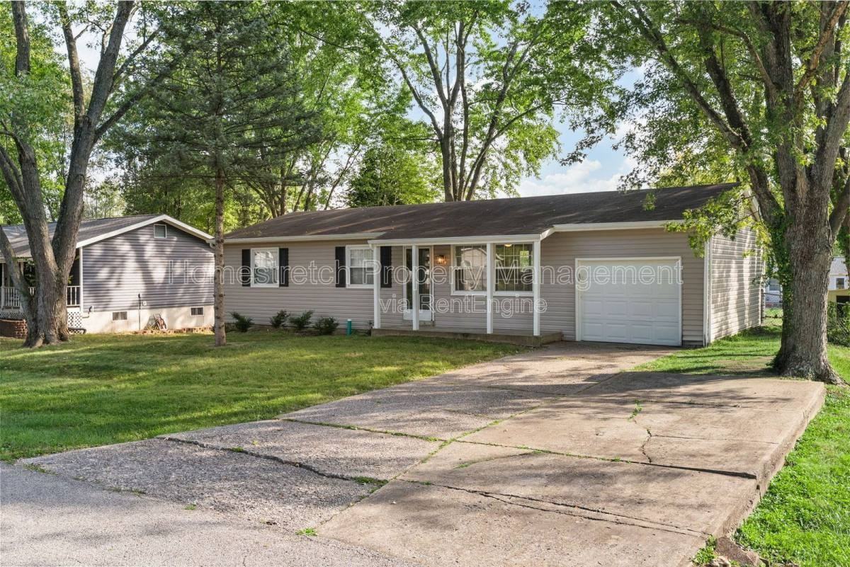 235 Midland Dr - Photo 3 of 10