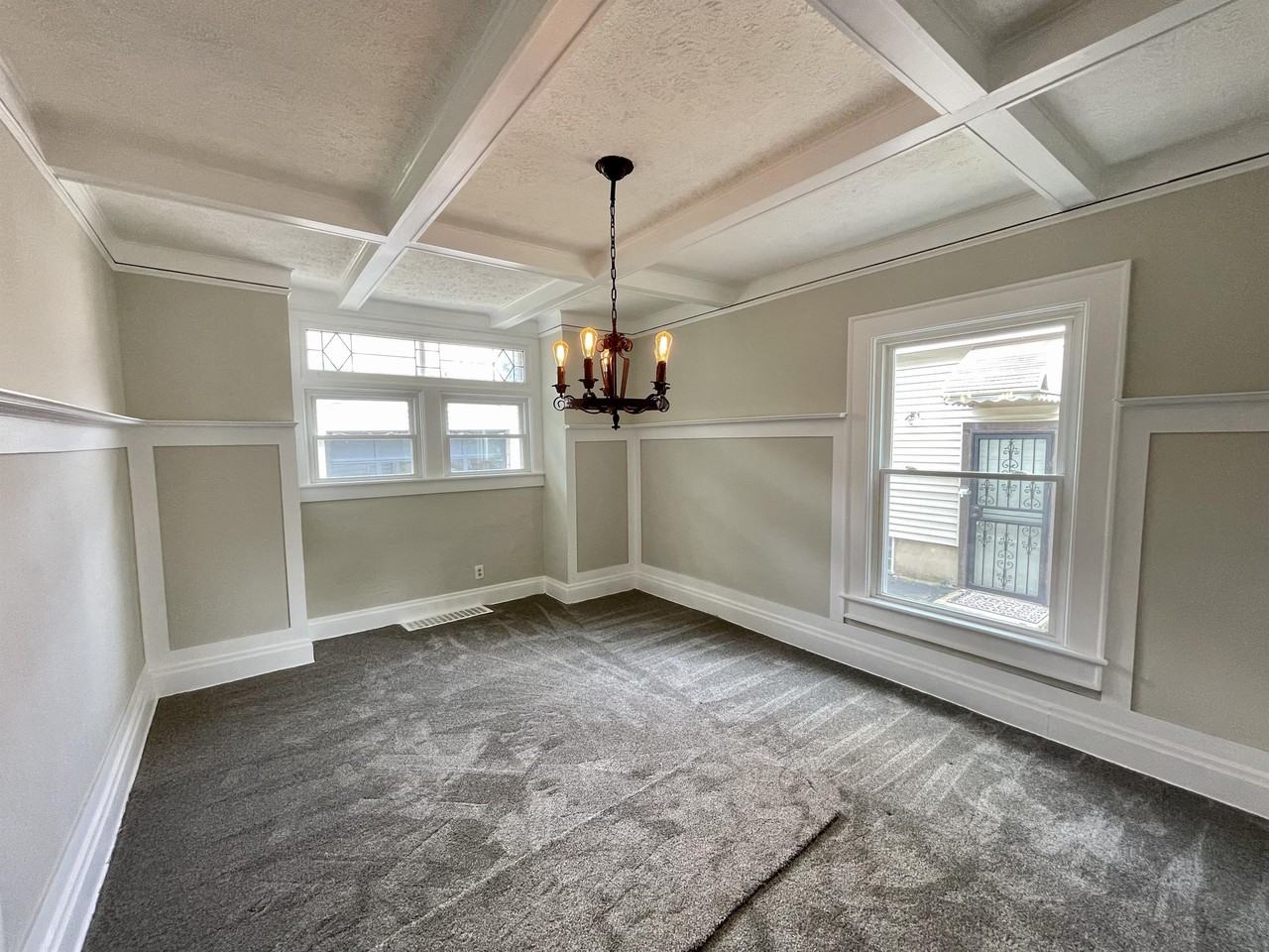 825 Elmore Ave - Photo 2 of 50