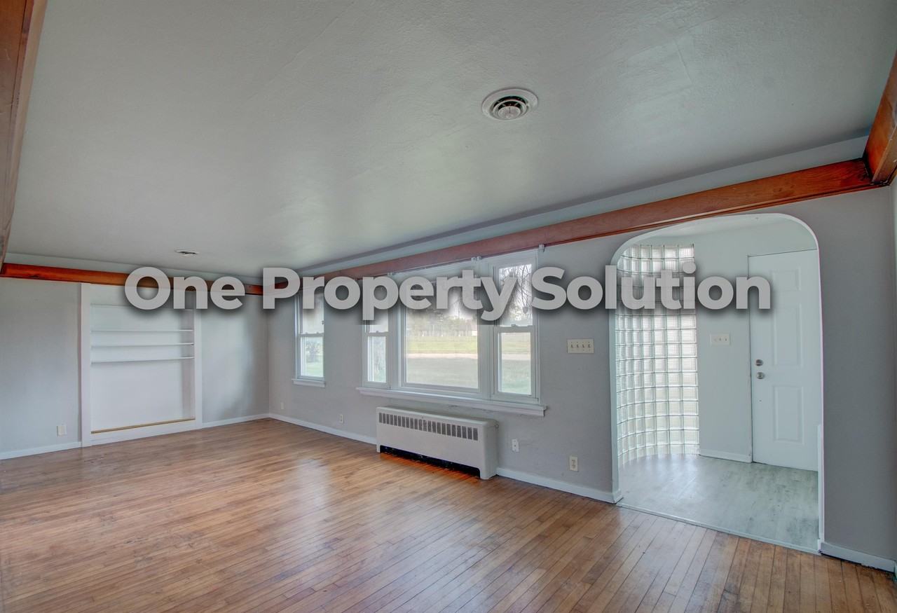 200 E 69th Pl - Photo 2 of 20