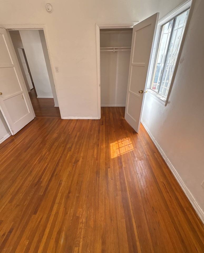 439 N Spaulding Ave - Photo 3 of 11