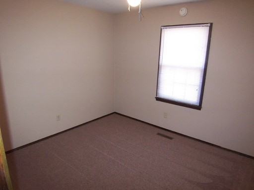 2504 N Prospect Ave - Photo 2 of 10
