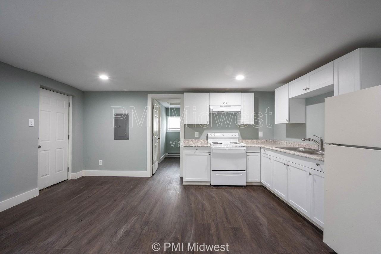 N Beville Ave - Photo 6 of 11